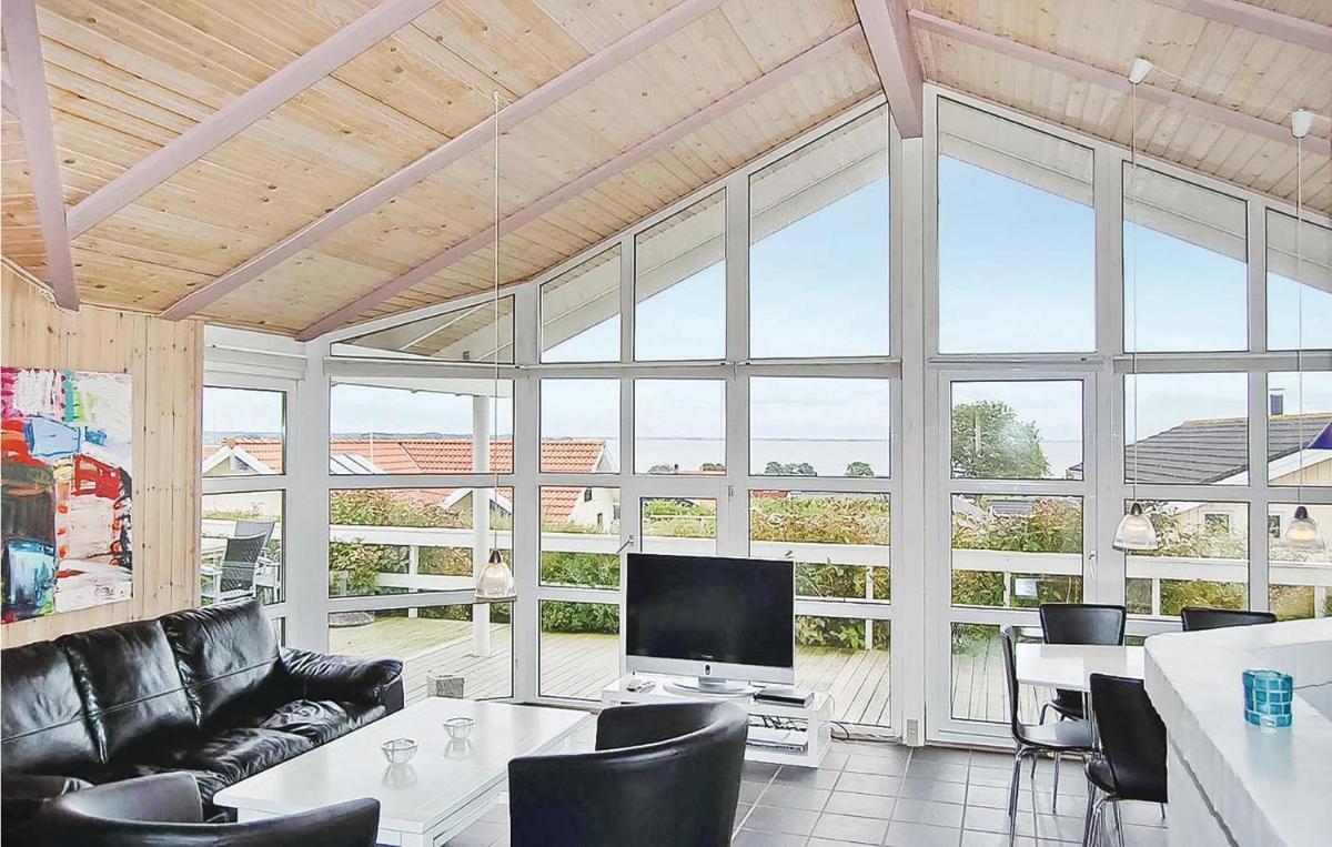 Holiday Home Hvedemarken Vi - Housity