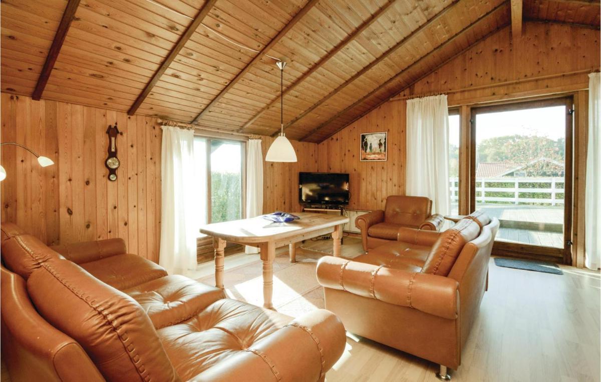 3 Bedroom Amazing Home In Bjert - Housity