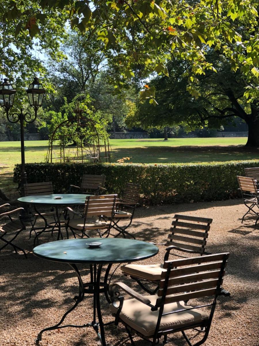 Jardin de l'établissement Hotel Château Des Alpilles
