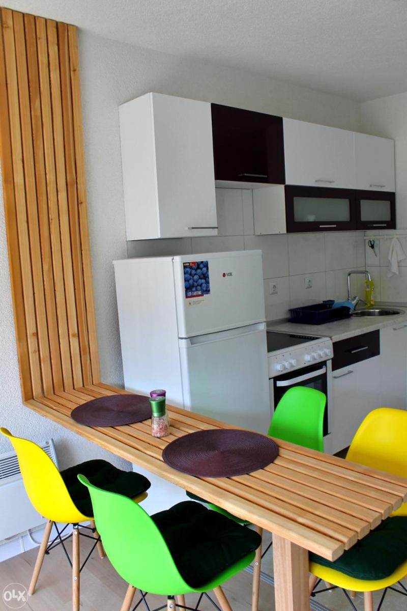 Stan na dan 2, Sarajevo - Housity
