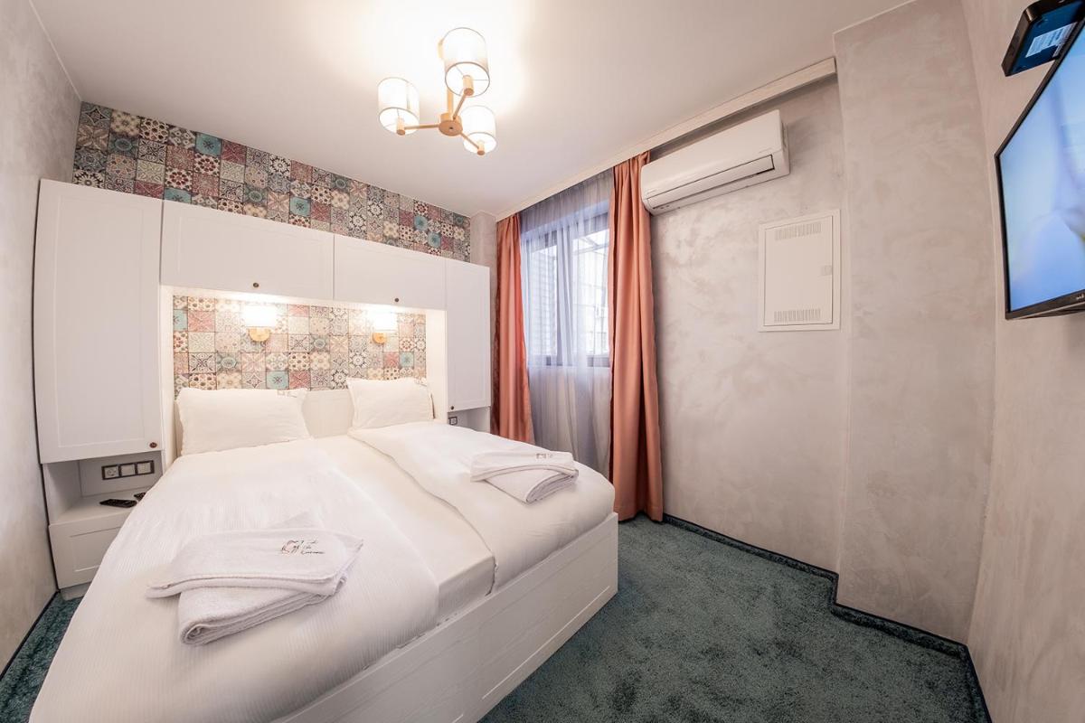 Suitetrails - Sofia Rococo Life Apartments