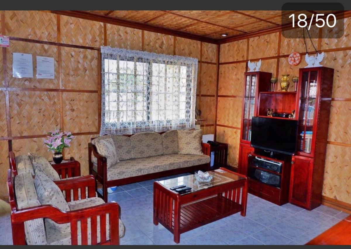 Seabreeze Beachfront Home and Cottages new management - Housity