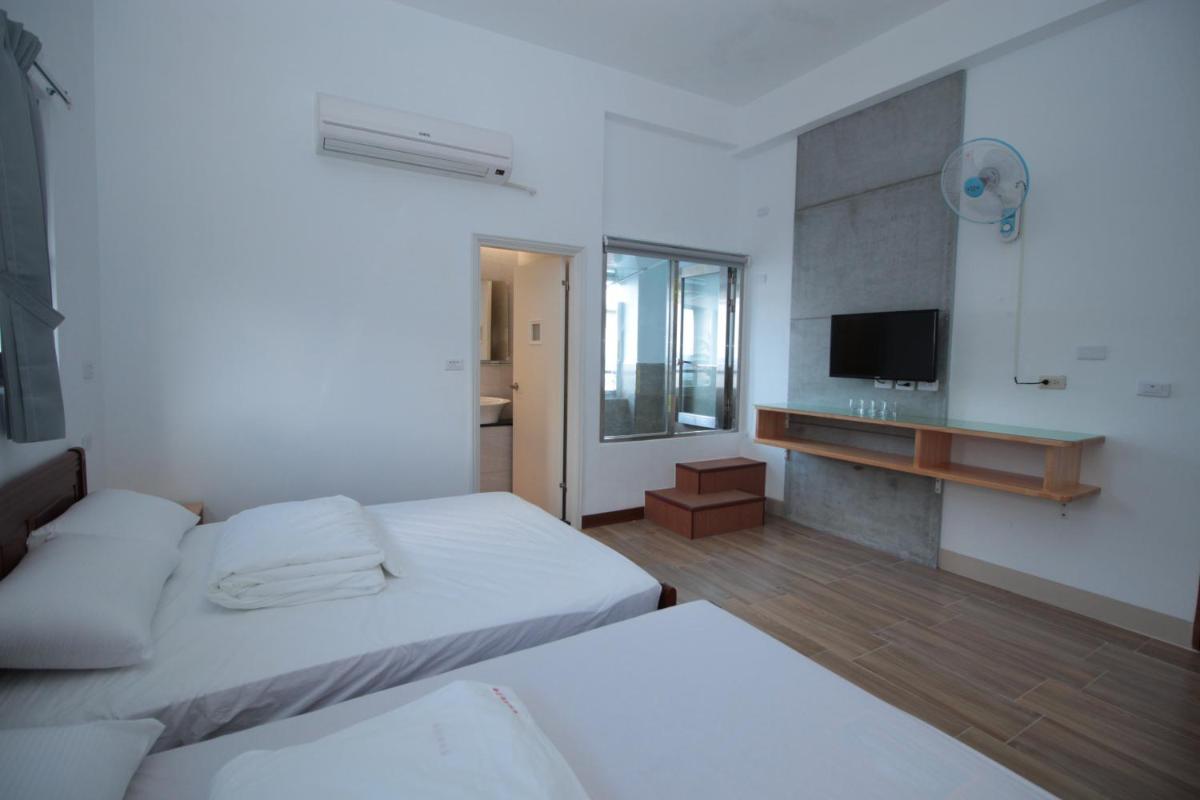 Golden Station Homestay - Housity