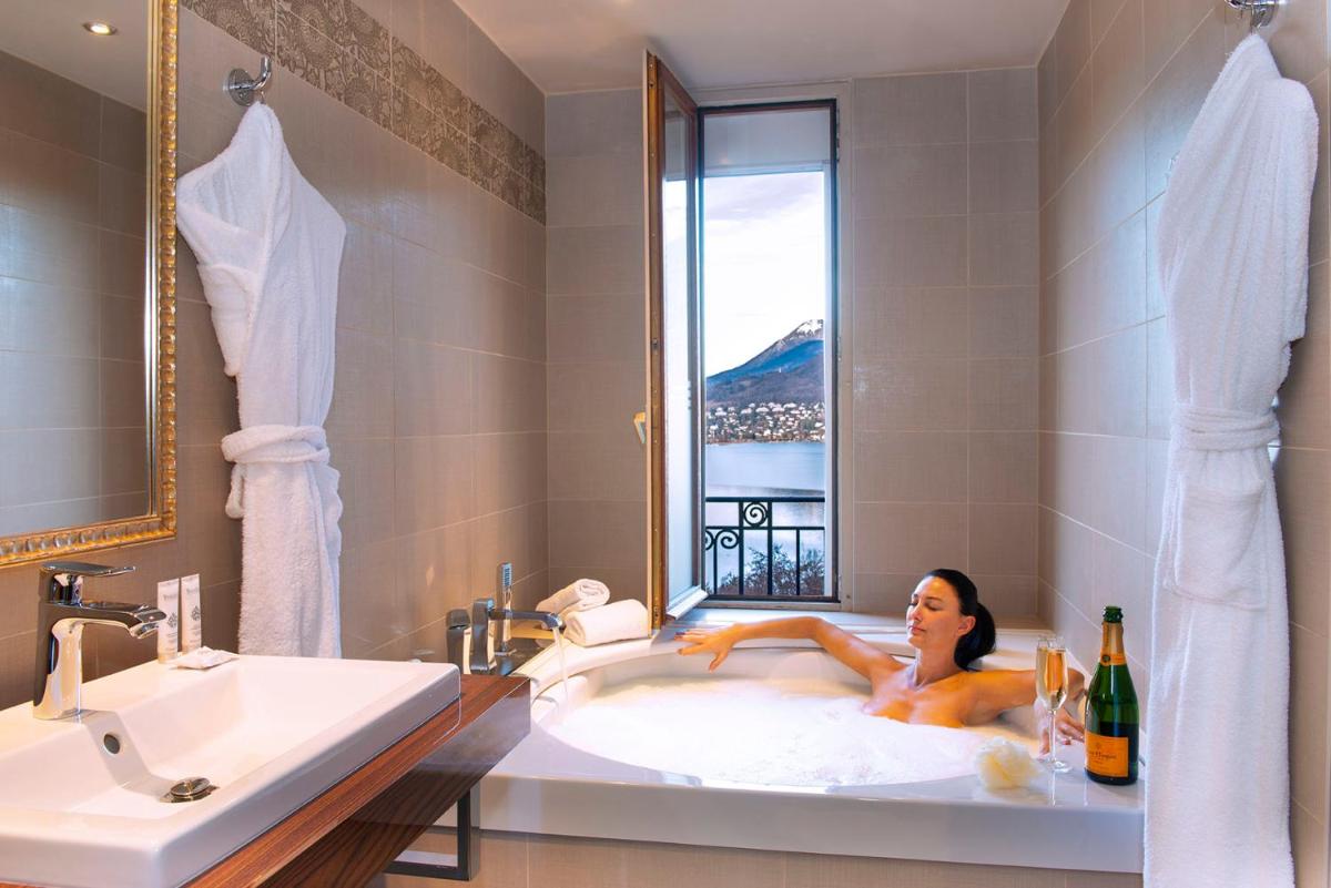 Vue générale sur la montagne ou vue sur la montagne depuis l'hôtel