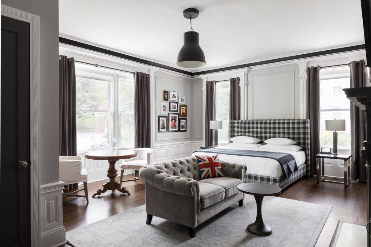 The George - Housity