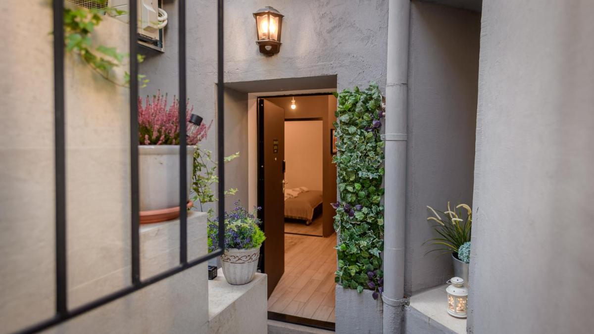 Apartments Santini - Housity
