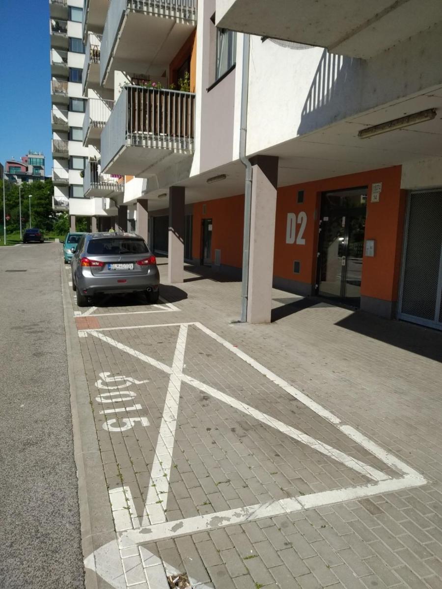 Brand new apartment. Parking spot included! - Housity