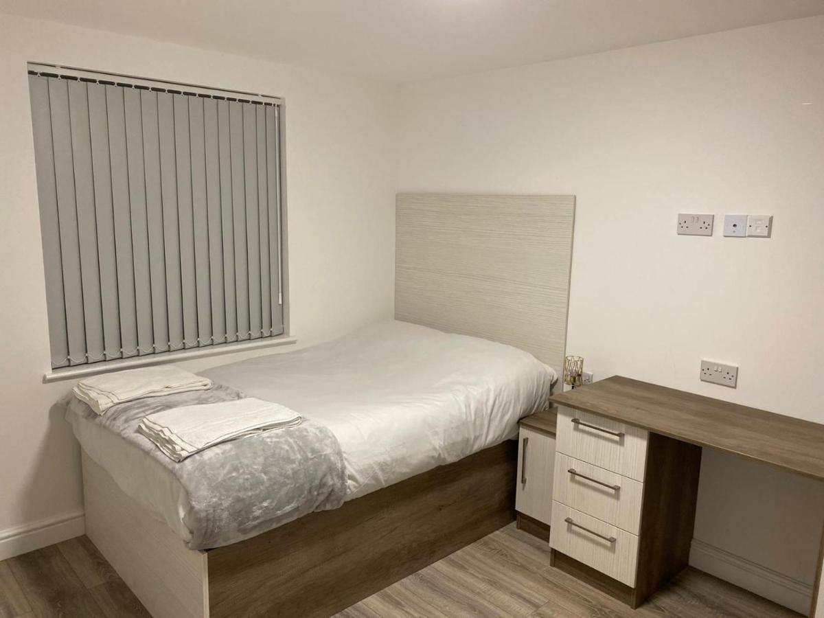 Luxury Lancaster Place Studio Apartments - Housity