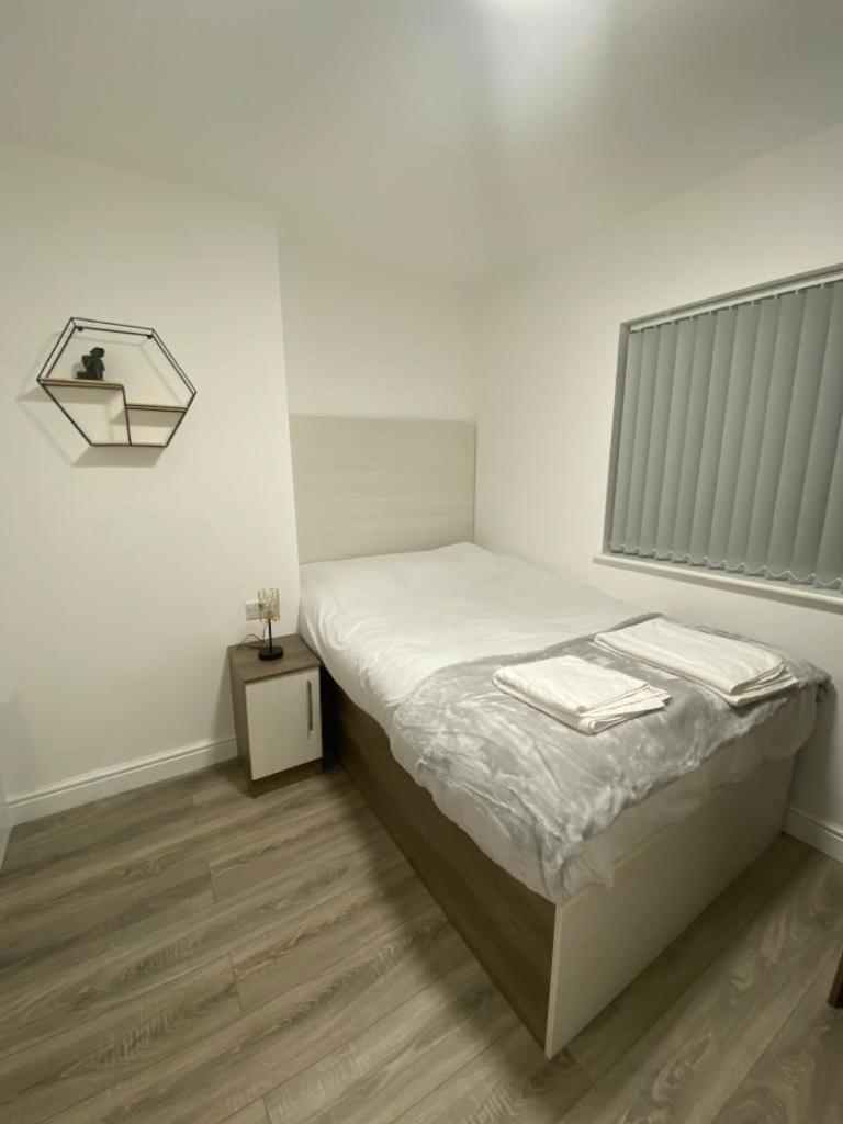 Luxury Lancaster Place Studio Apartments - Housity