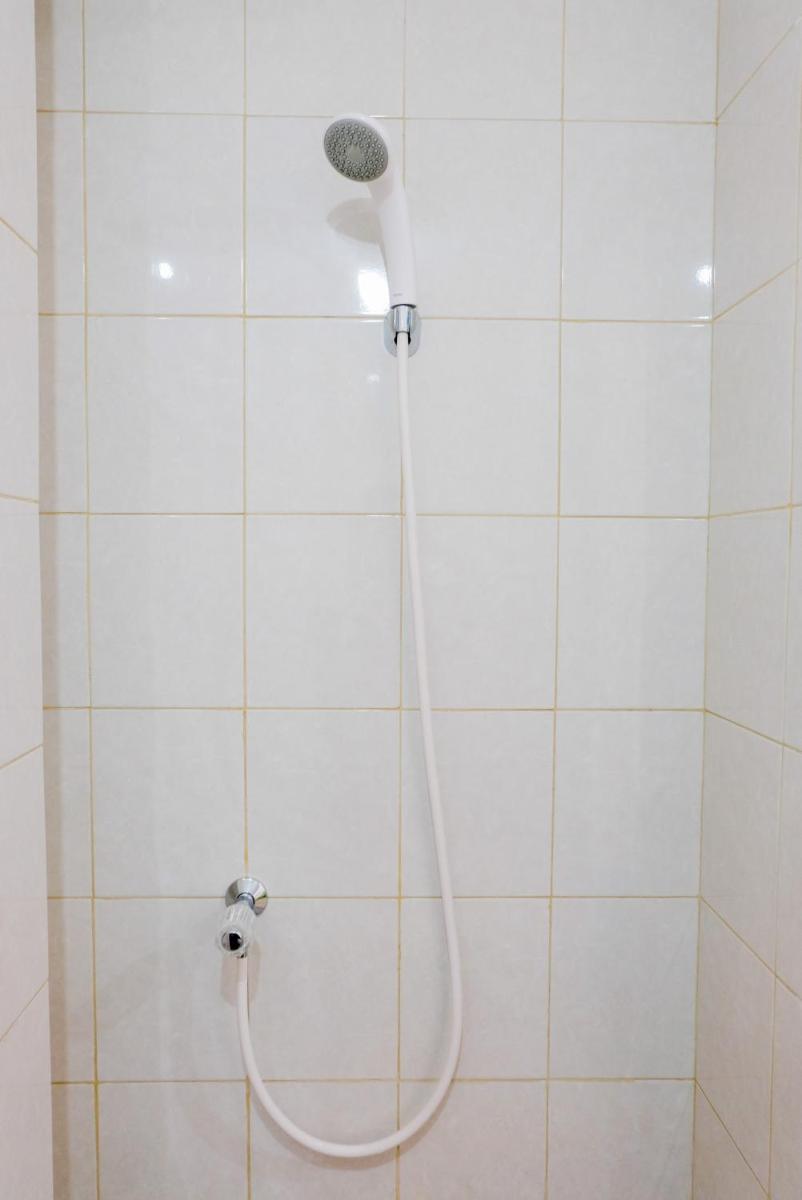 Comfortable and Fully Furnished Studio at Poris 88 Apartment By Travelio - Housity