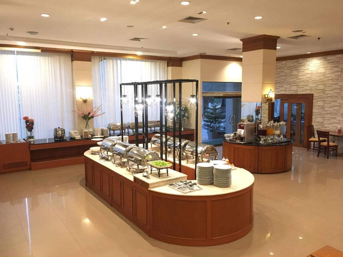 Suitetrails - Green World Palace Hotel