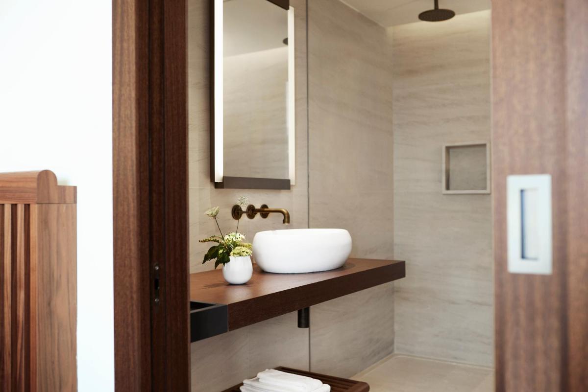 Un baño de Nobu Hotel Barcelona