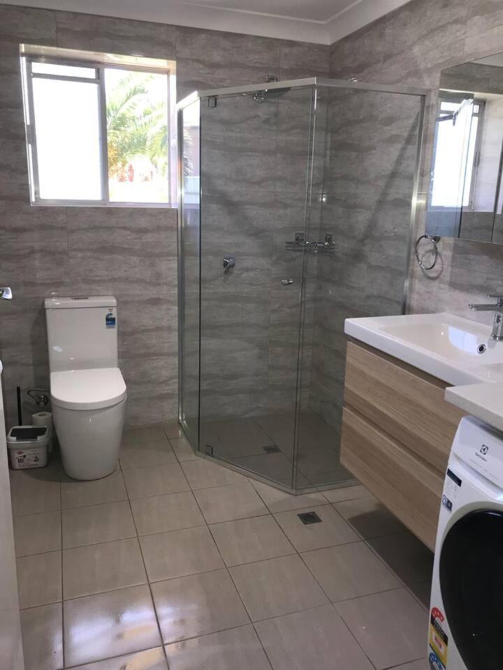 Stay in spacious, homely unit in prestigious area - Housity