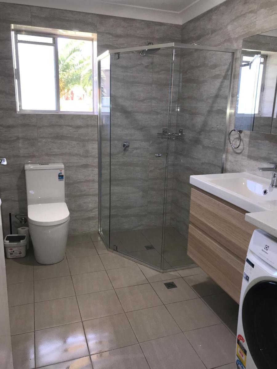 Stay in spacious, homely unit in prestigious area - Housity