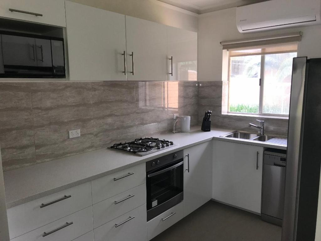 Stay in spacious, homely unit in prestigious area - Housity