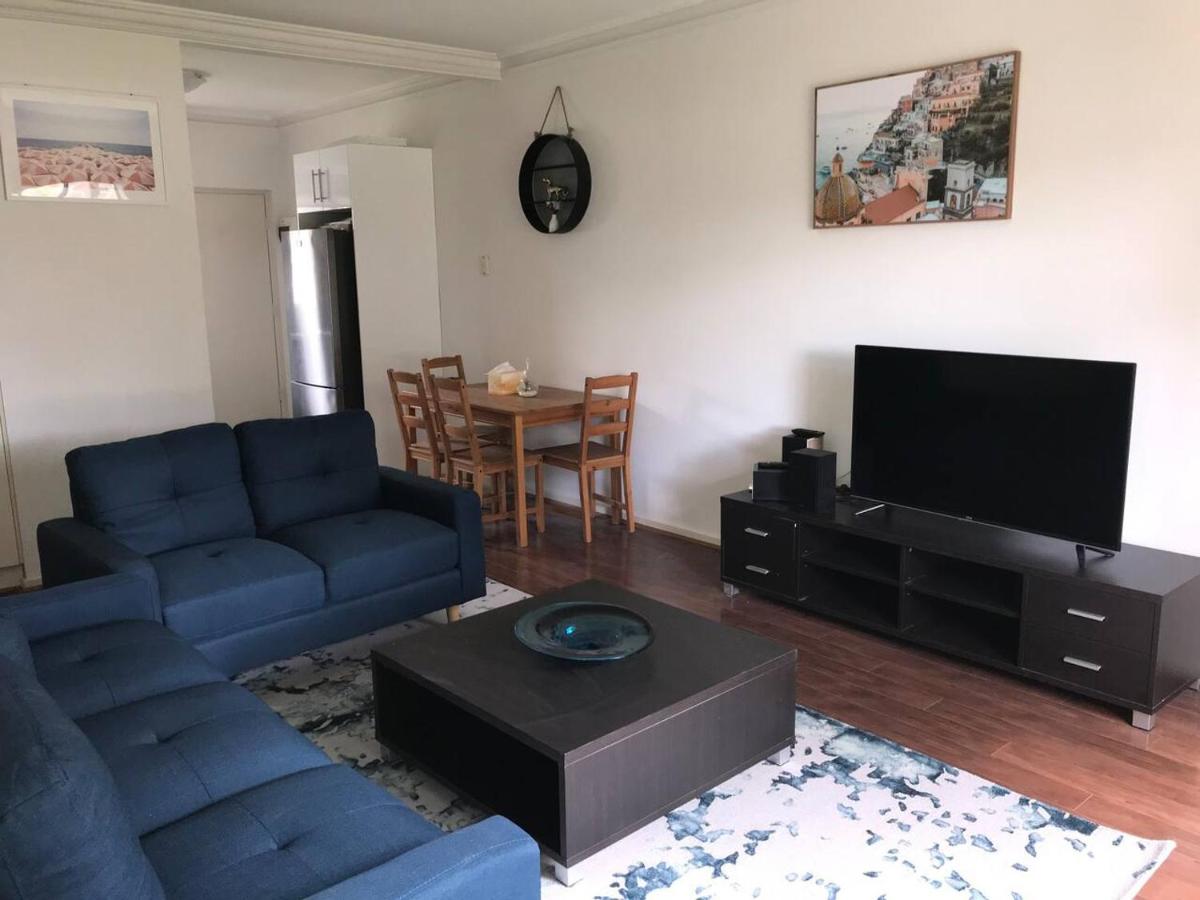 Stay in spacious, homely unit in prestigious area - Housity