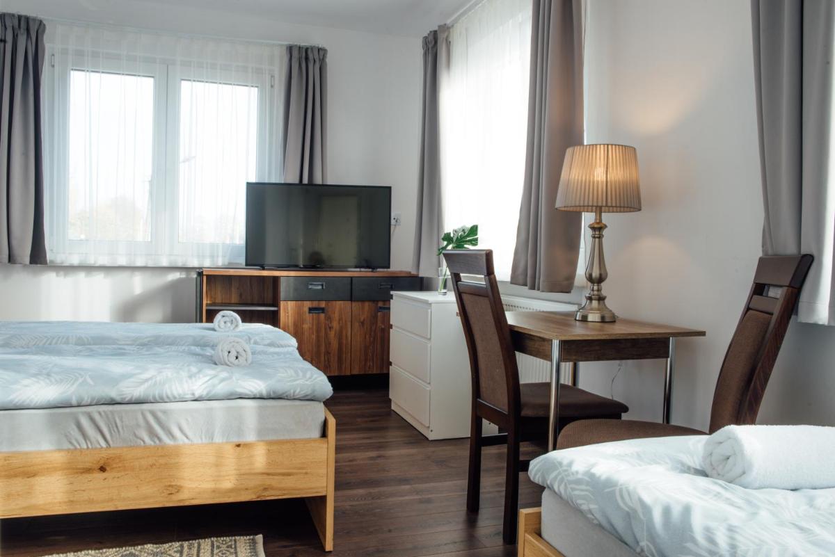 Motelik Janowski - Housity