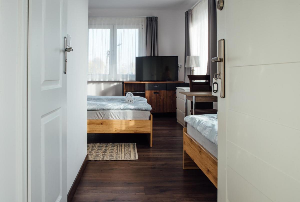 Motelik Janowski - Housity