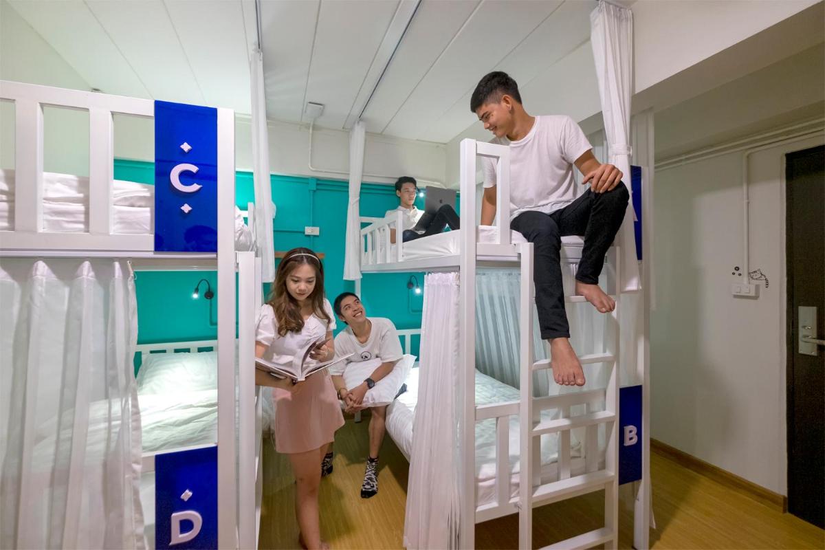 BED Friends Poshtel - Housity