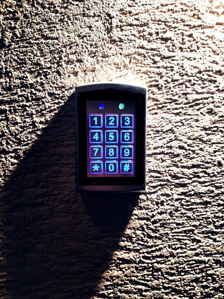 Hotel Pils with Self-Check in - Housity