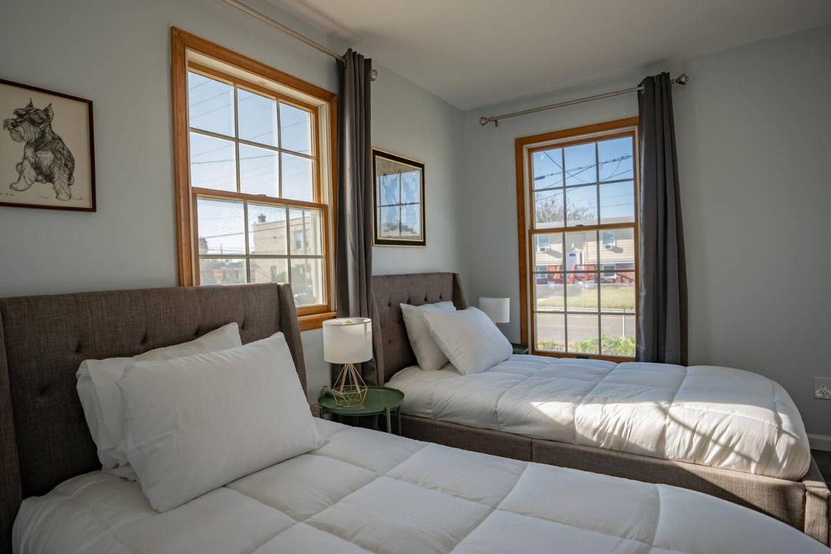 New Luxury Family Getaway with Designer Touches - Housity