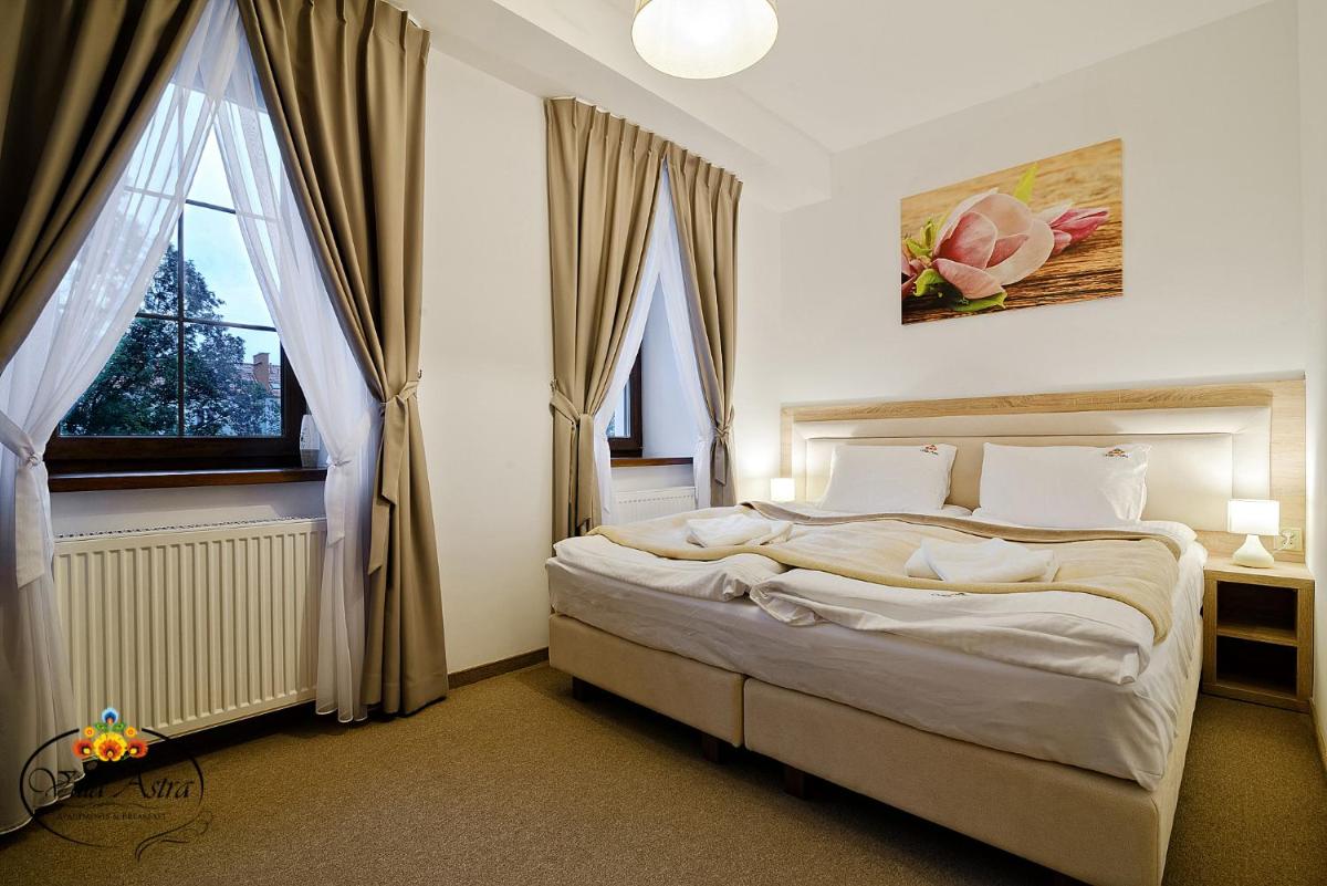 Villa Astra - Apartments & Restaurant - Hizvo