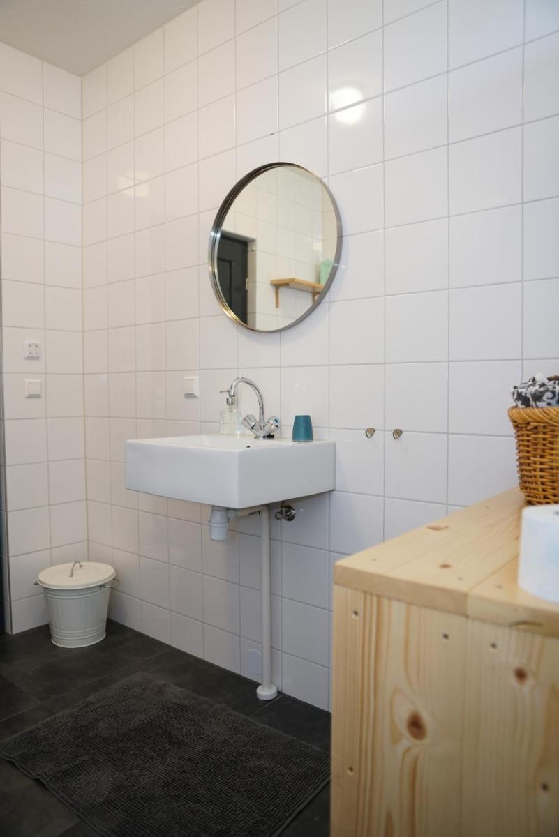 Gastenverblijf Eenigenburg - Housity