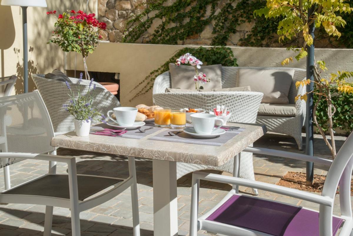 Nourriture dans l'hôtel ou à proximité
