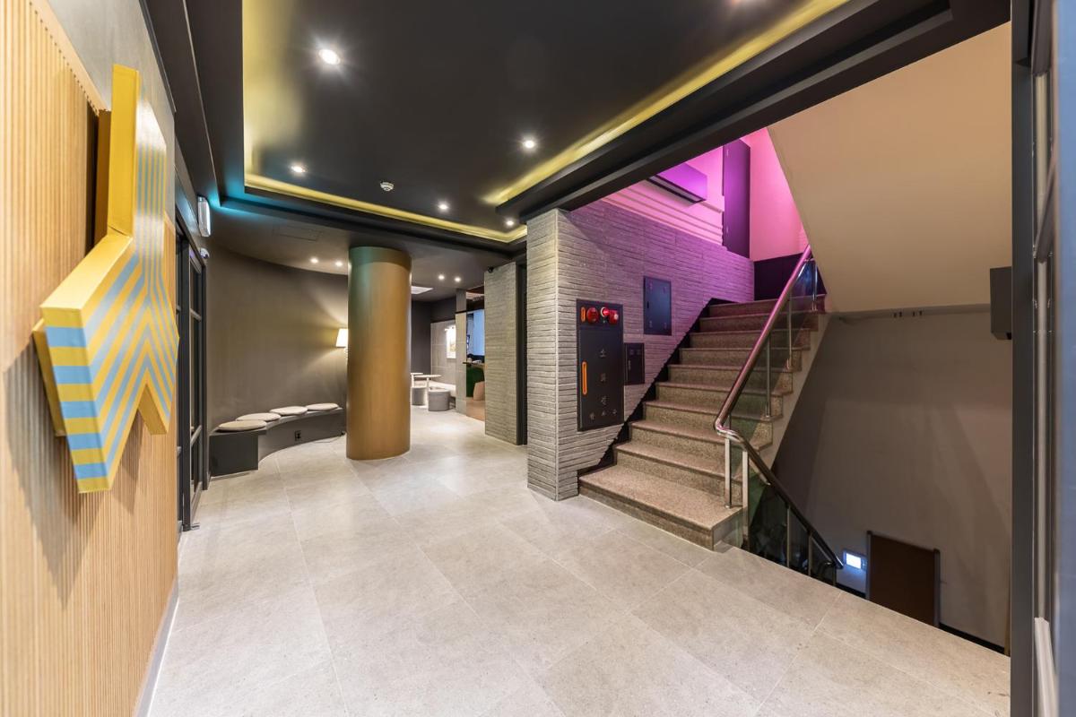 Brown Dot Hotel Seong Seo - Housity