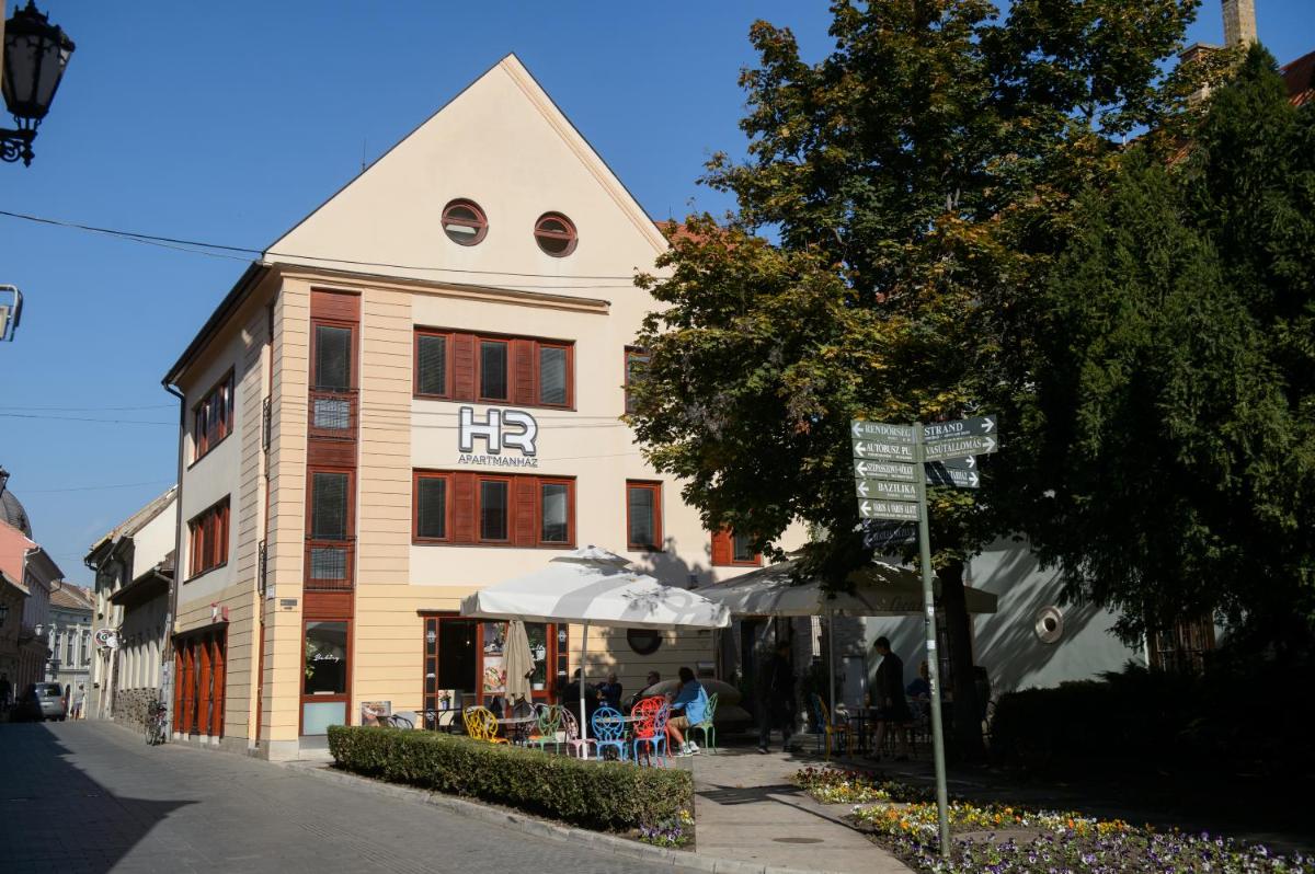 HR Apartmanház - Housity