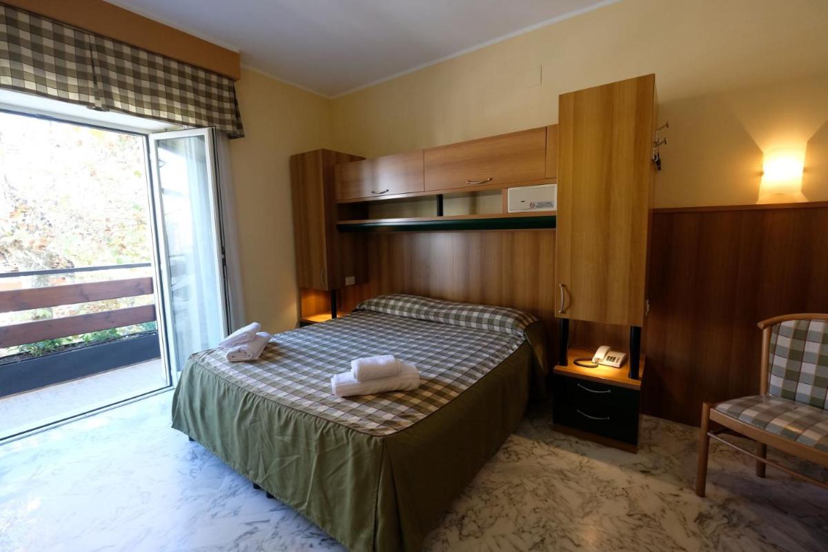 Hotel B&B Pescofalcone - Housity