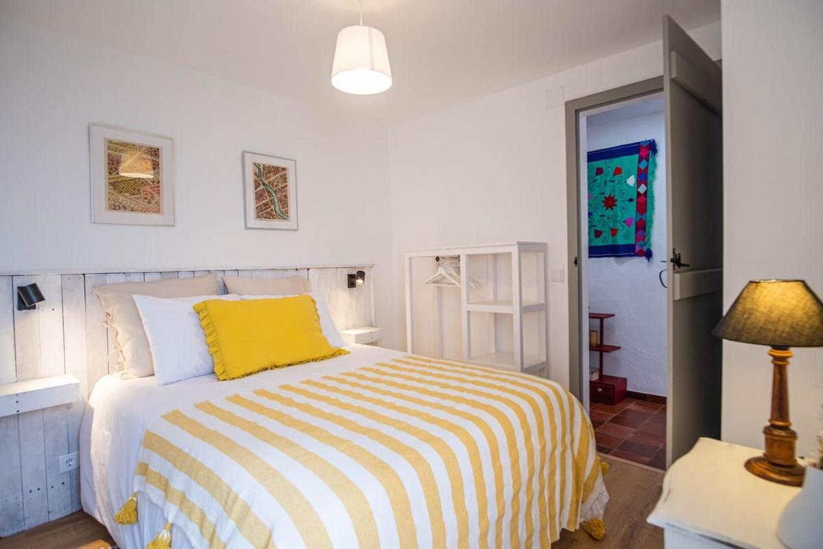 Casa do Largo - Litle house by the vines - Housity