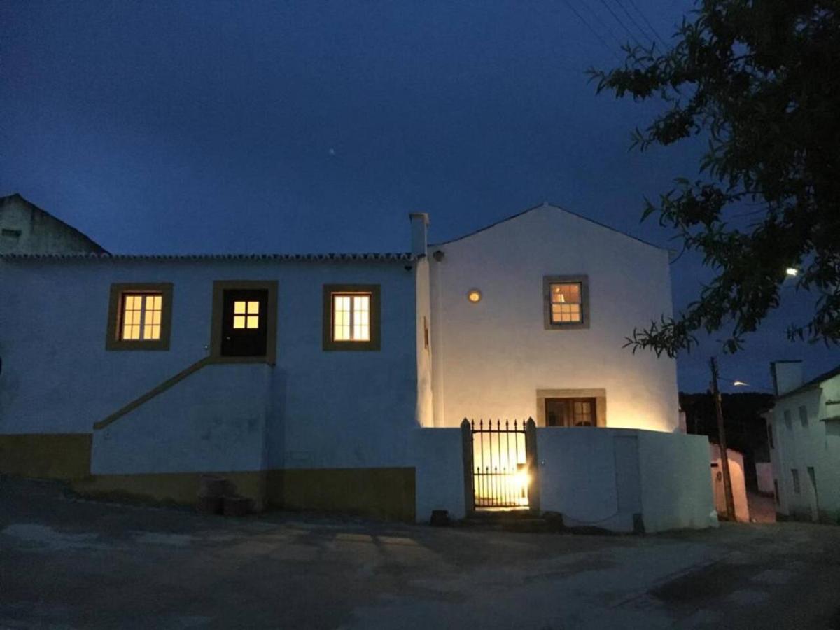 Casa do Largo - Litle house by the vines - Housity