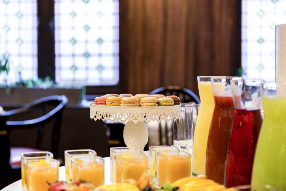 Nourriture dans l'hôtel ou à proximité