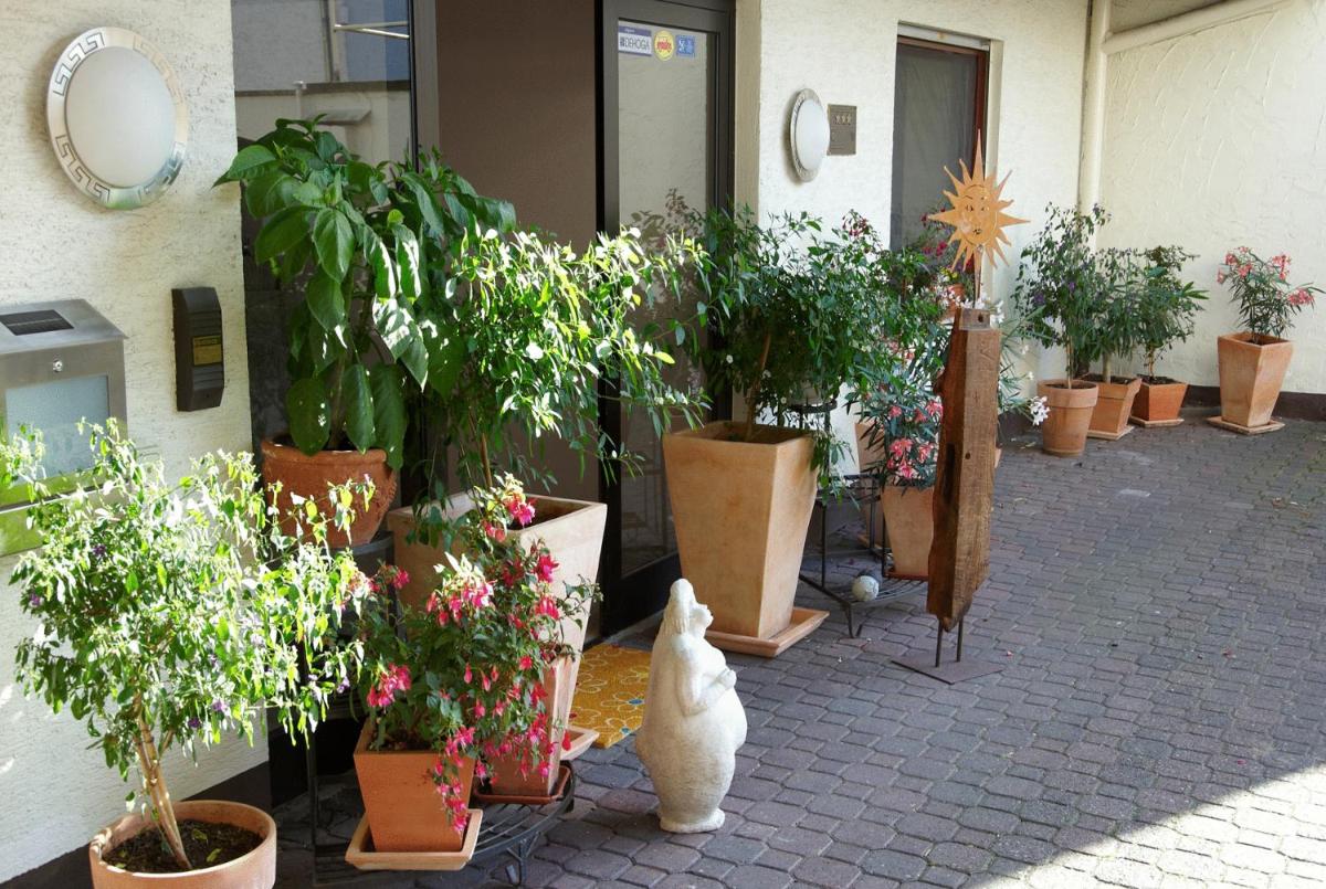 Art-Hotel Sonnenhof - Housity