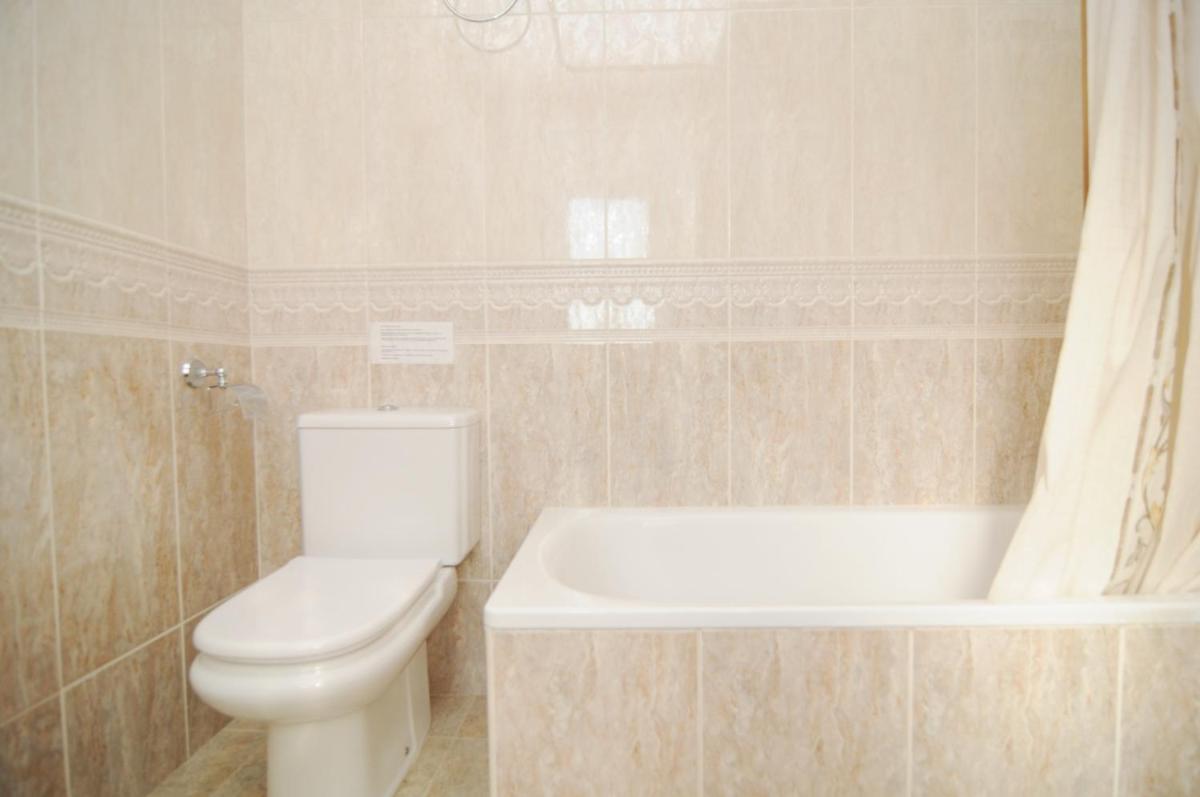 HomeHolidaysRentals Madison House - Housity