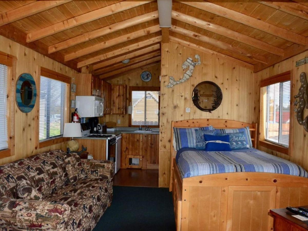 Driftwood Inn - Housity