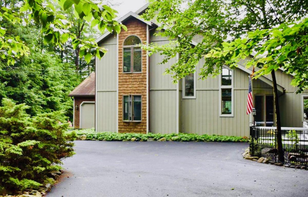 Mt. Maplewood Lake House Apt. - Housity