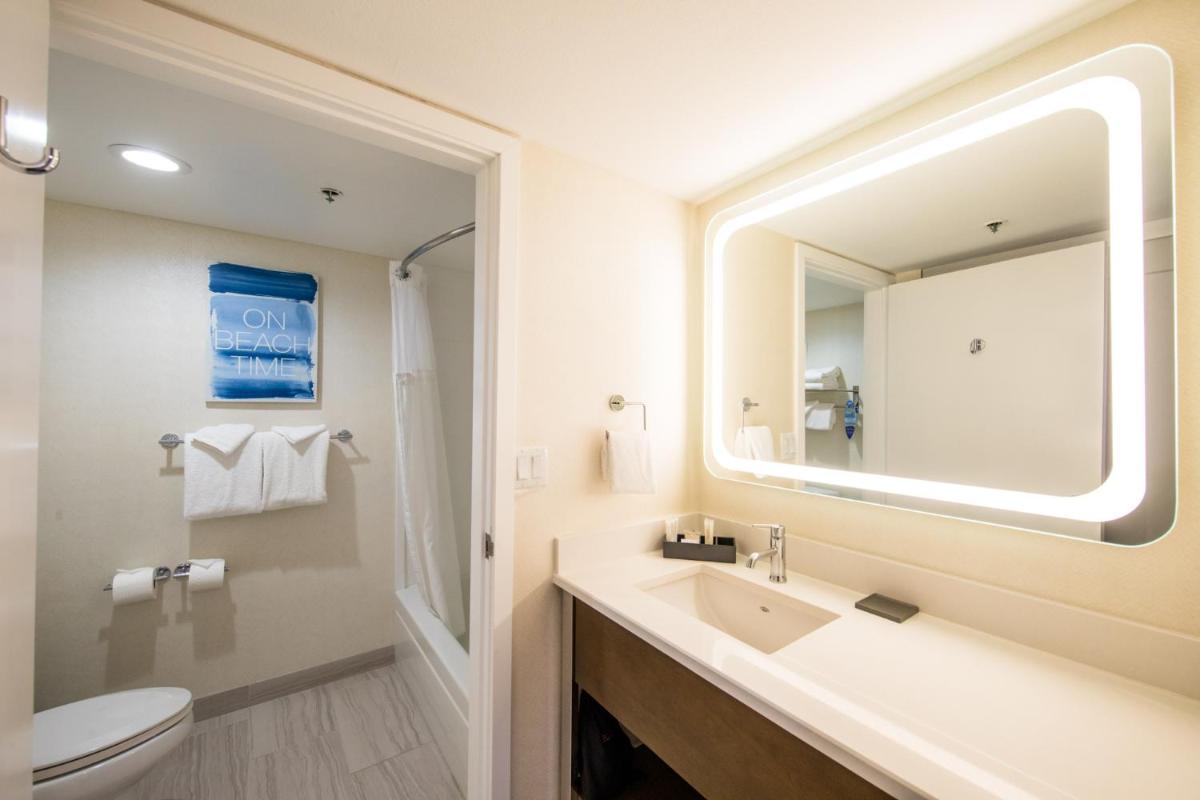 SeaCrest Oceanfront Hotel - Housity