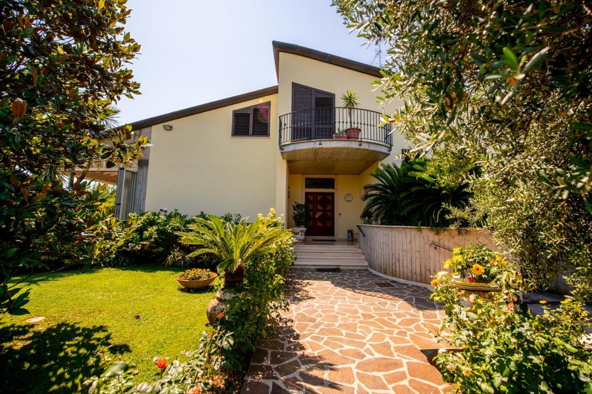 Villa Tigli Luxury B&B - Housity