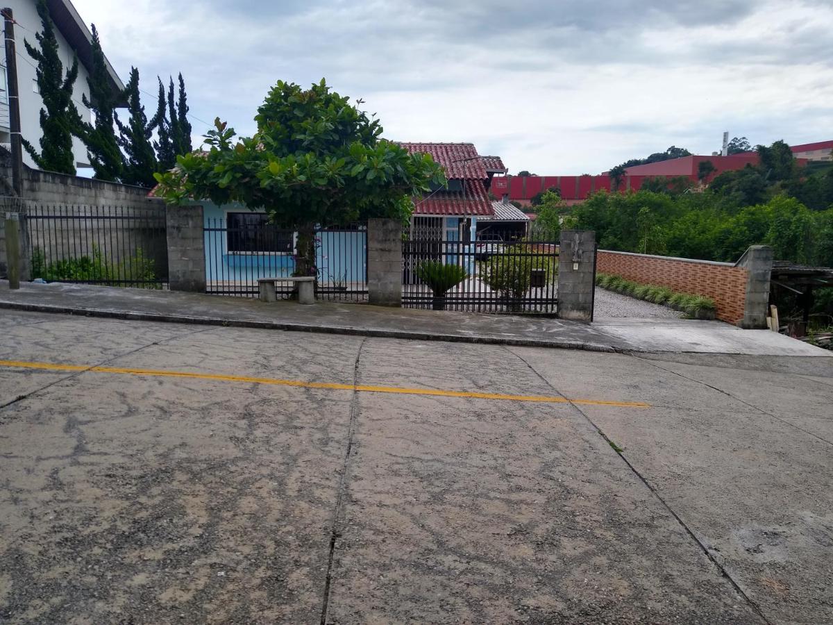 Casa com Piscina - Housity