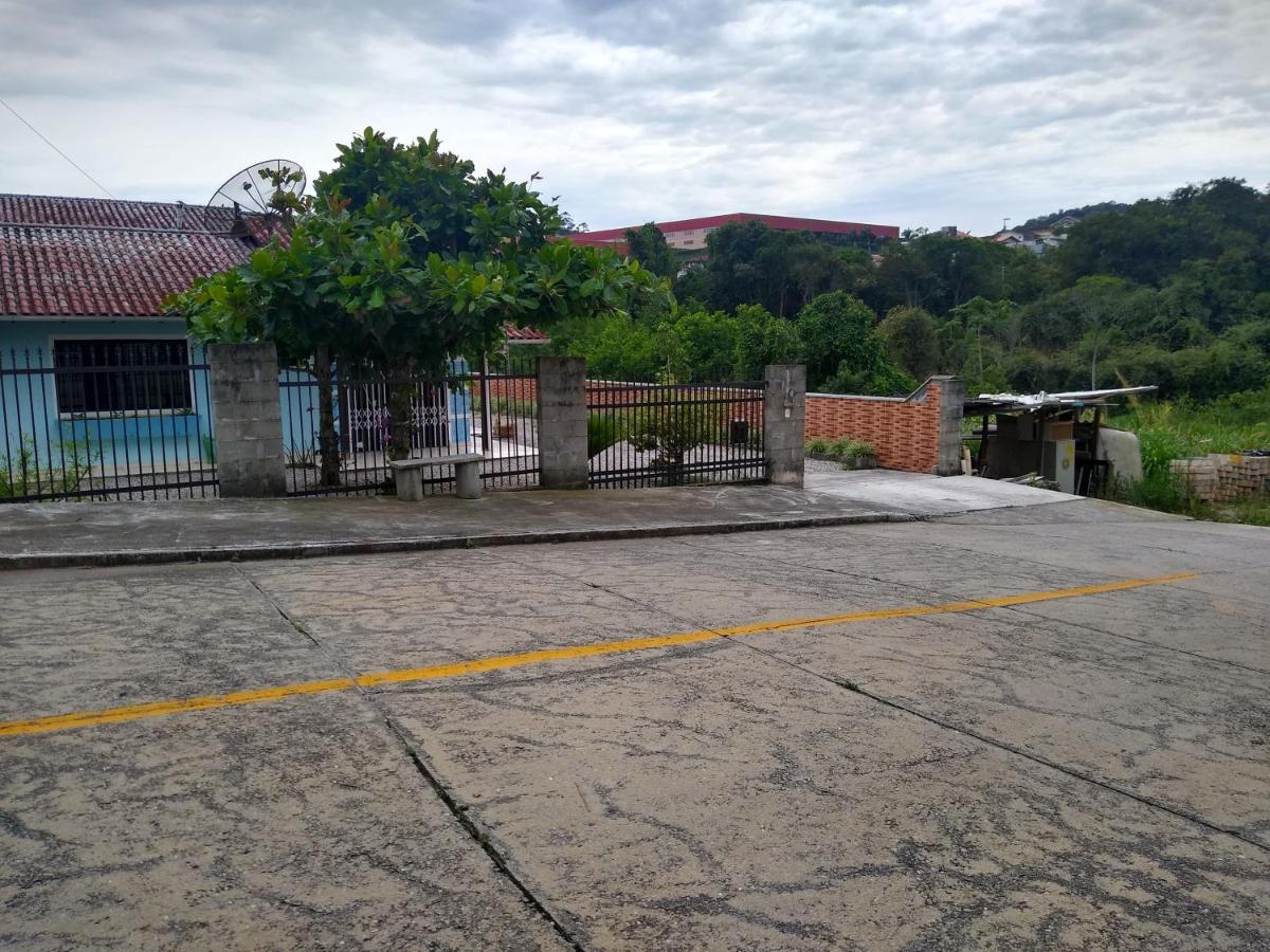 Casa com Piscina - Housity