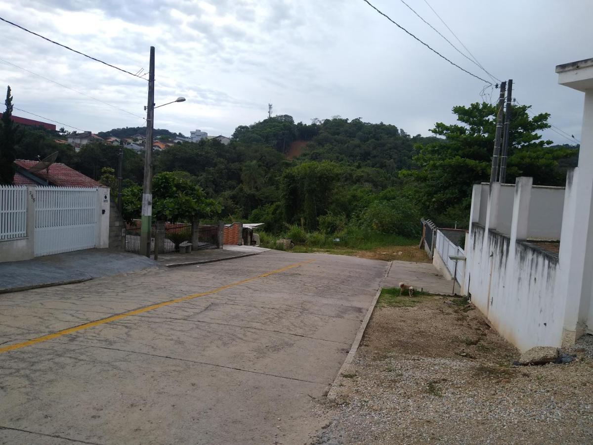 Casa com Piscina - Housity