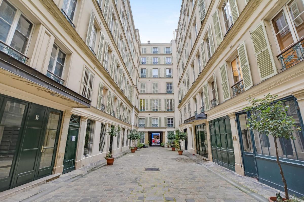 Suitetrails - Pick A Flat's Apartment in Opera - Rue Grange Batelière