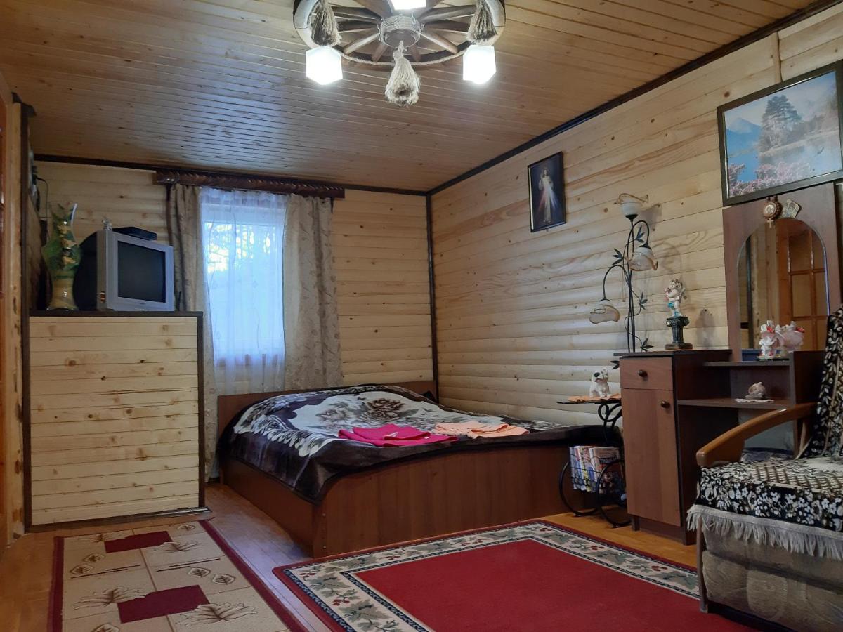 Дерев'яний будинок з банею - Housity