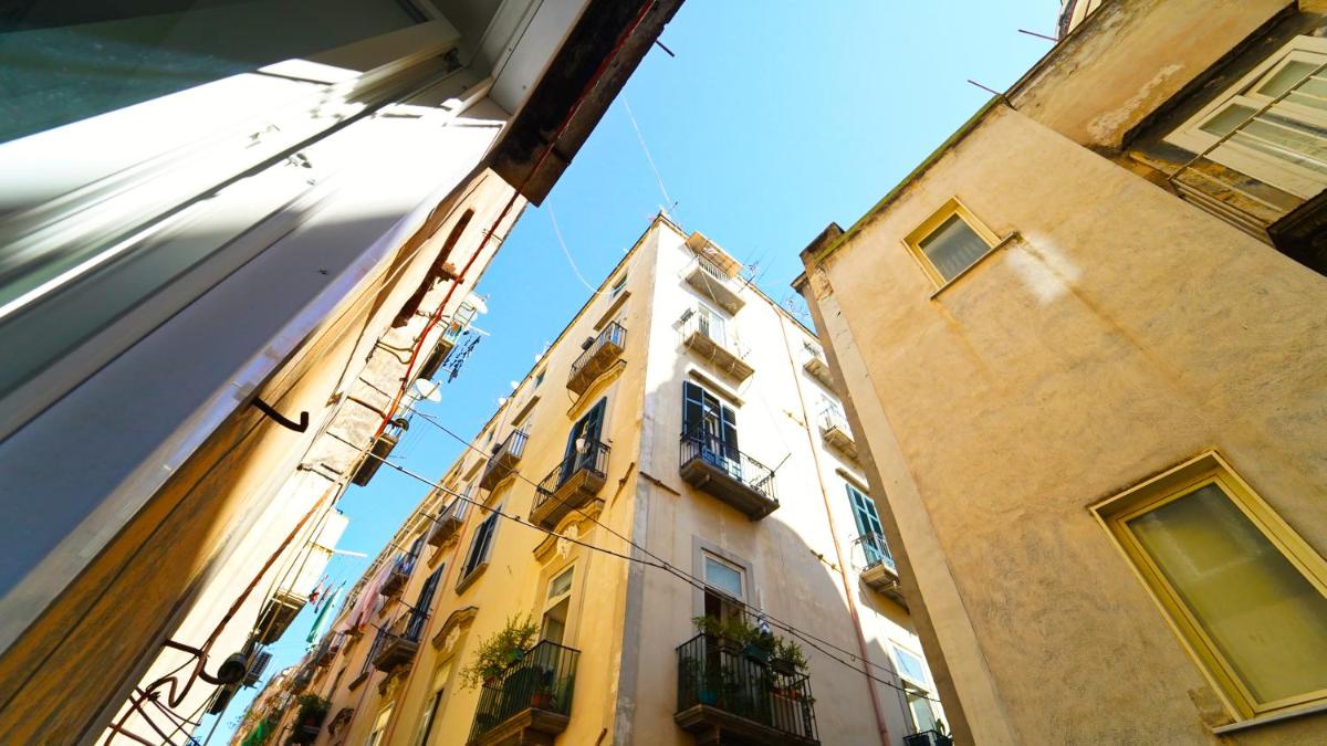 Neapolitan Flat B&B - Housity