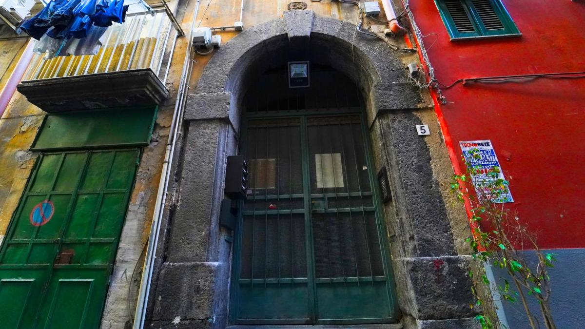 Neapolitan Flat B&B - Housity