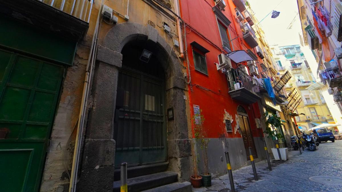 Neapolitan Flat B&B - Housity