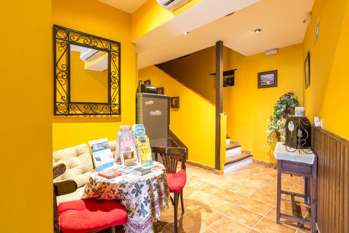 Hostal El Escudo de Mijas - Housity
