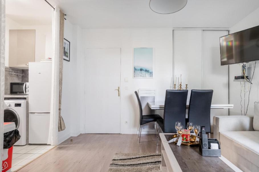 Appartement spacieux avec terrasse près de Paris et du Stade de France - Housity